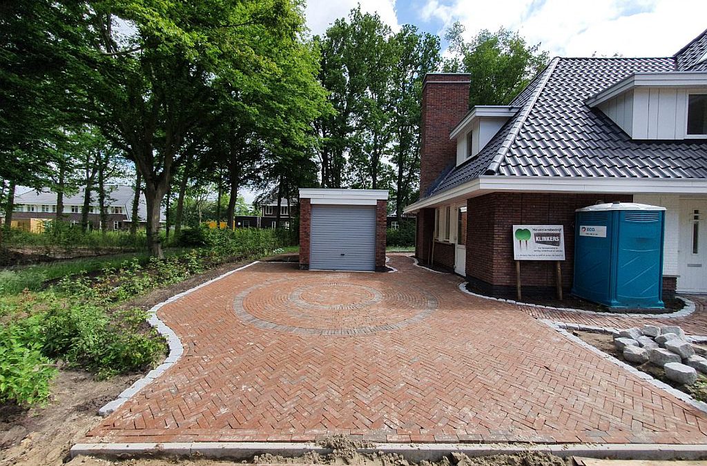Aanleg gebakken bestrating Haren